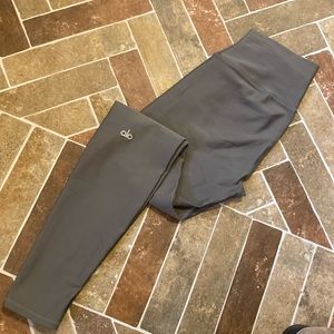 Alo Leggings size M